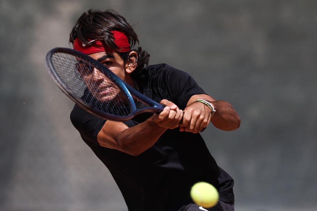 راهیابی سام عطاران به نیمه نهایی انفرادی و فینال دو نفره تور جهانی جوانان